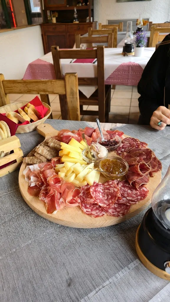 Gabriele T._Chalet delle Terme di Porretta - Tavola del Cardinale_Lizzano in Belvedere_review