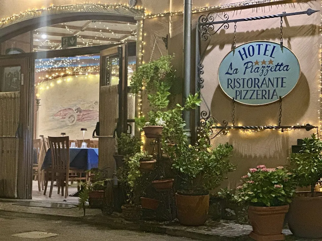 Hotel La Piazzetta restaurant in Lizzano in Belvedere