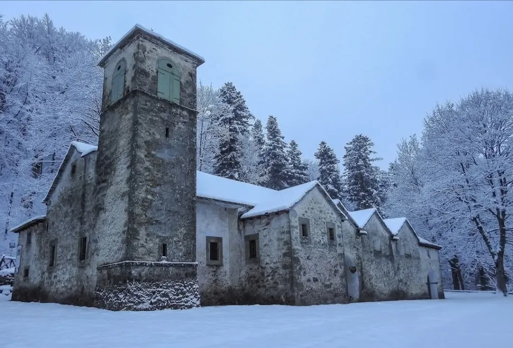 freedom comunica_Sanctuary of Madonna Dell'Acero_Lizzano in Belvedere_recensione