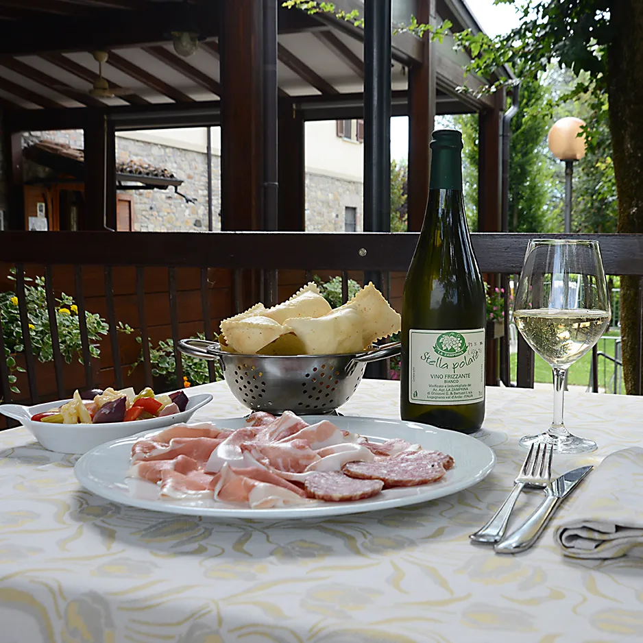 Ristorante Torretta_Lugagnano Val d'Arda_slider_image_2