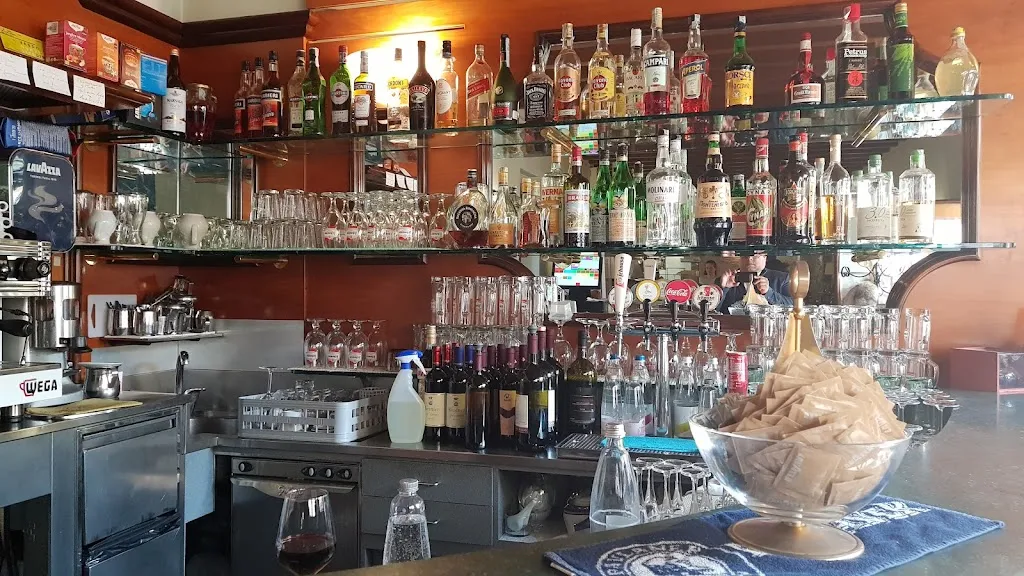 Pizzeria La Lucciola restaurant in Lugagnano Val d'Arda