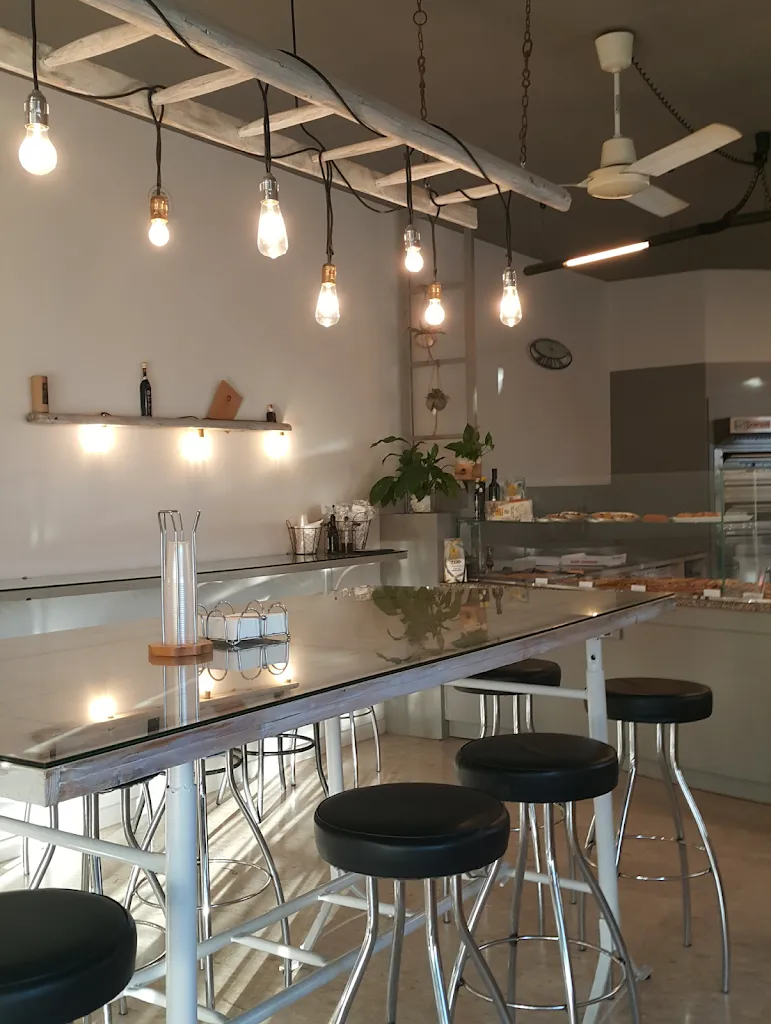 Pizzeria Quadrifoglio restaurant in Luzzara