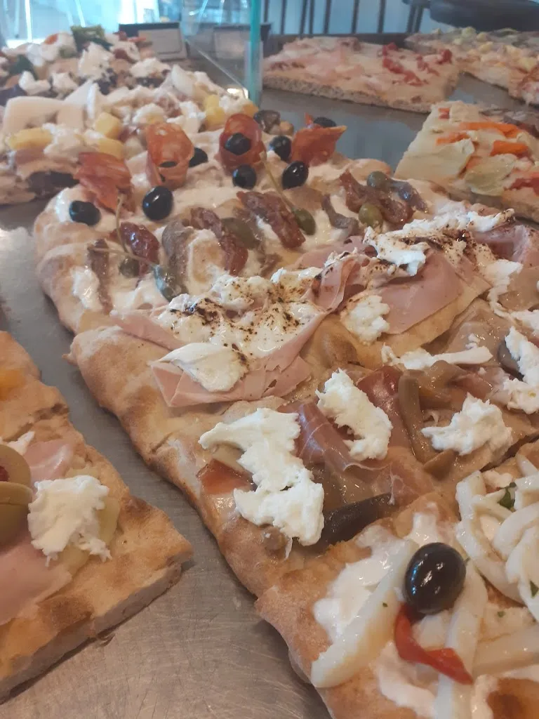 Pizzeria Quadrifoglio_Luzzara_slider_image_3