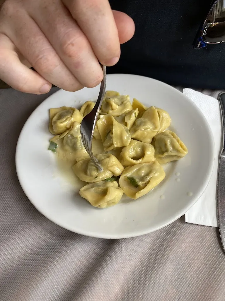 Anna Guerrero_La Rana_Magreta_review