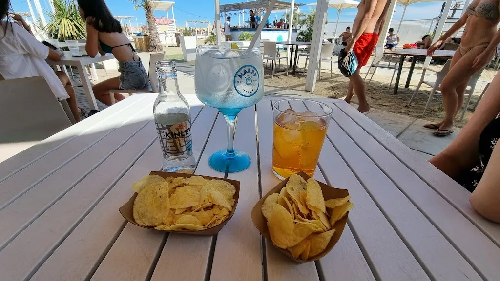 Luuk Smeets_Me Beach - Taormina 1981_Marina di Ravenna_review