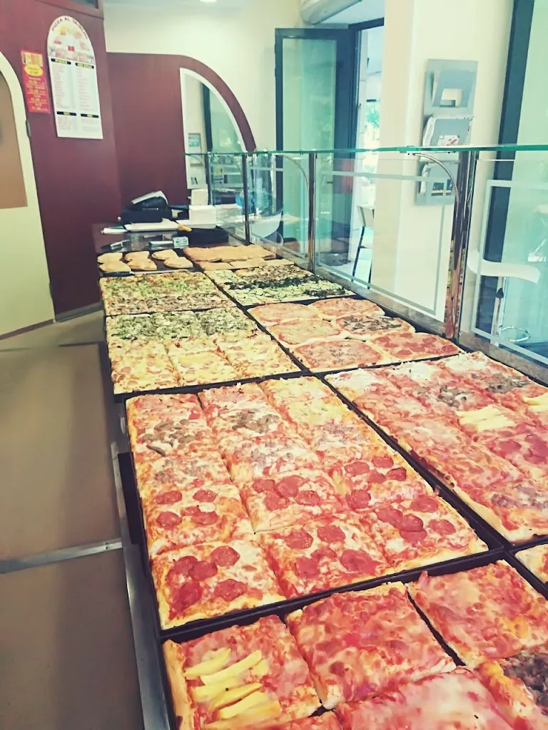 Pizza al taglio_Marina Romea_slider_image_3