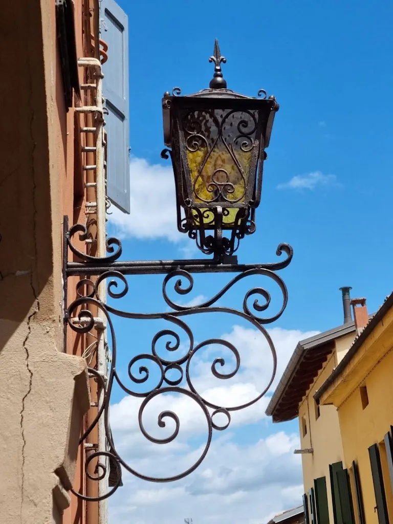 Vicolo della Lanterna_Medicina-Buda_slider_image_3