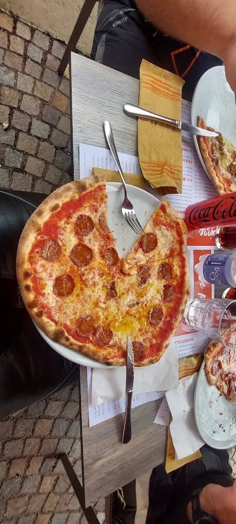 Florian Schulz_Bar Stella_Mezzano_review