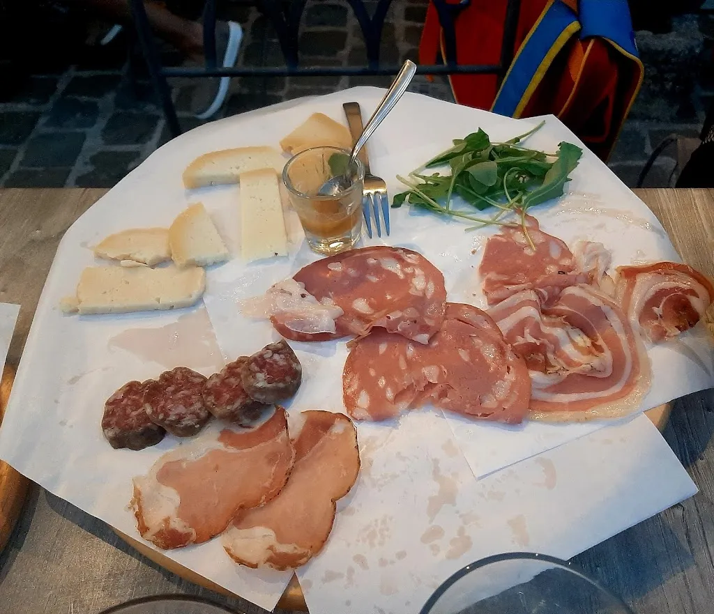 Odeta Limaj_Osteria Enoteca Ristorante La Cantinetta del Pellegrino_Mondaino_review