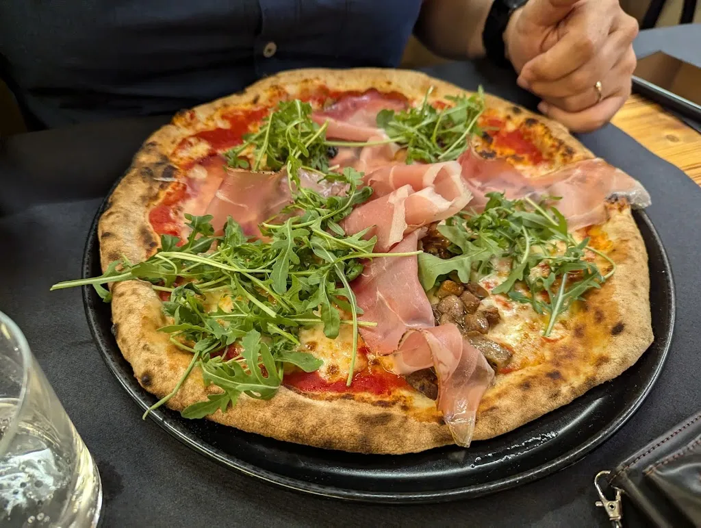 Nouman Tillo_Ristorante Pizzeria Windy_Monghidoro_recensione