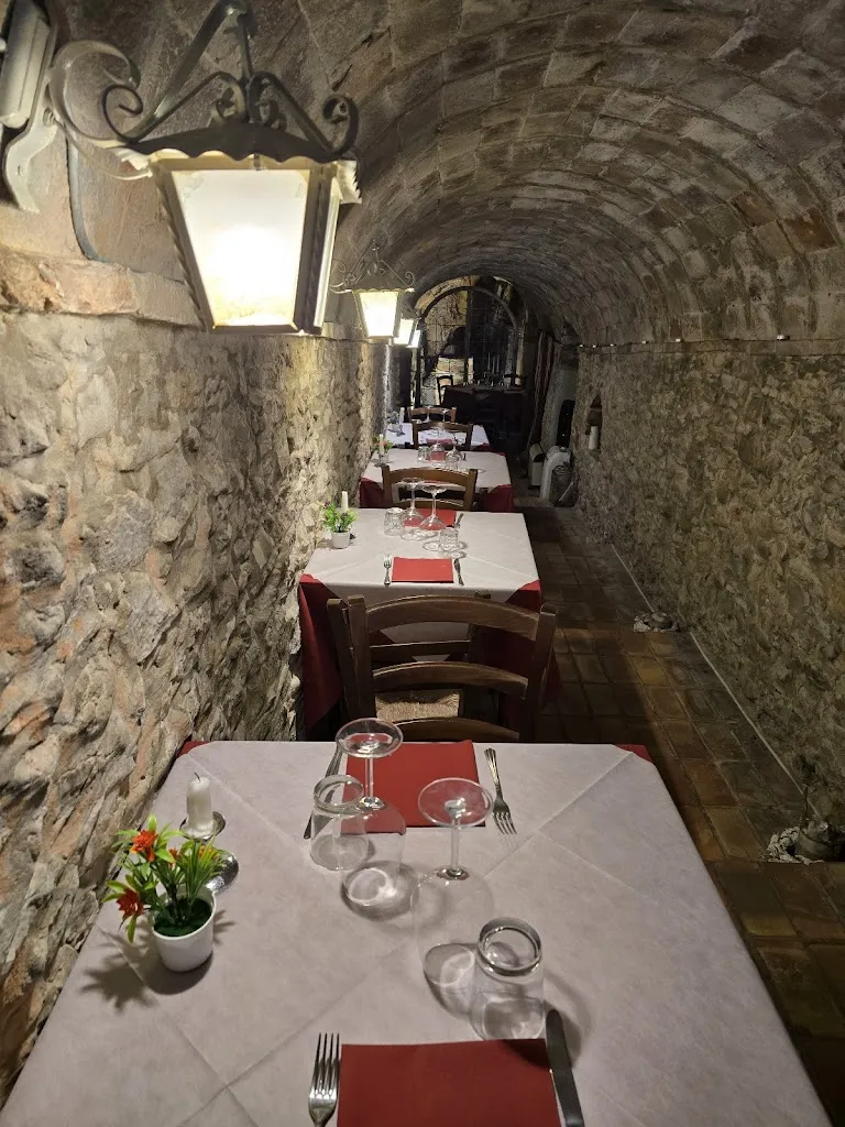 Silvio Sassetoli_Pizz'osteria Amici Miei_Monte Colombo_review