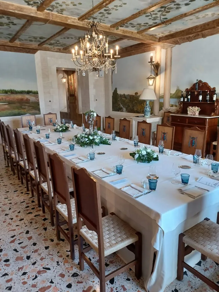 Corte d'Avalos restaurant in Monte San Giovanni