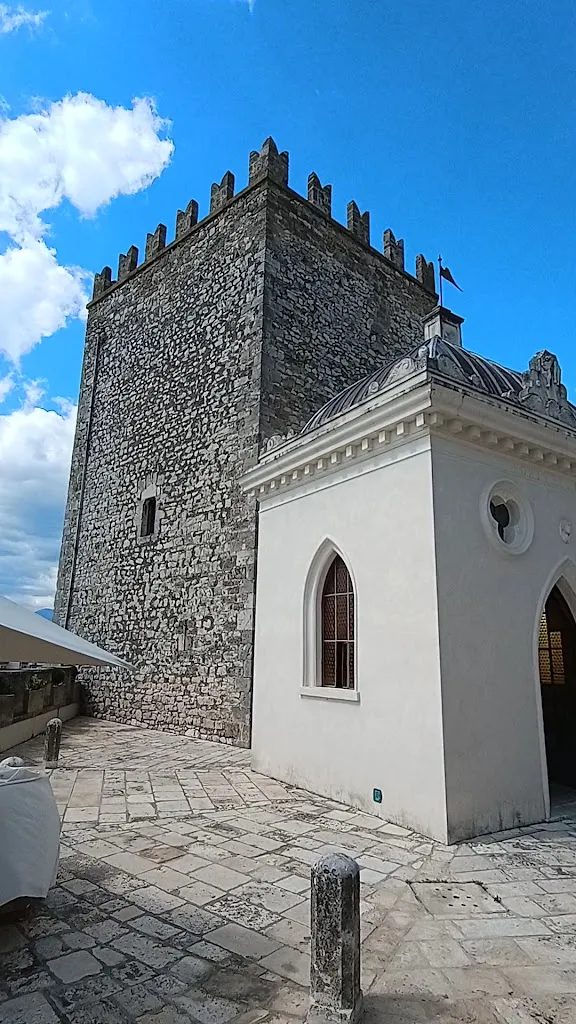 Corte d'Avalos_Monte San Giovanni_slider_image_2