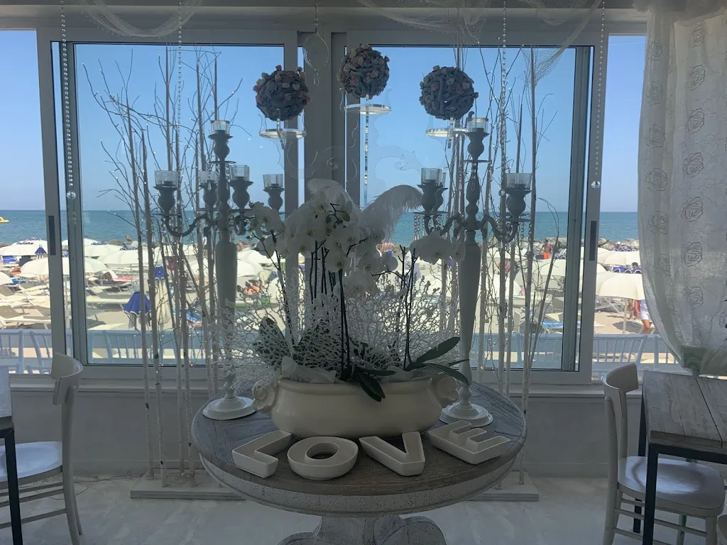 Emy Alf_Moi Restaurant & Lounge Beach Bar_Misano Adriatico_review