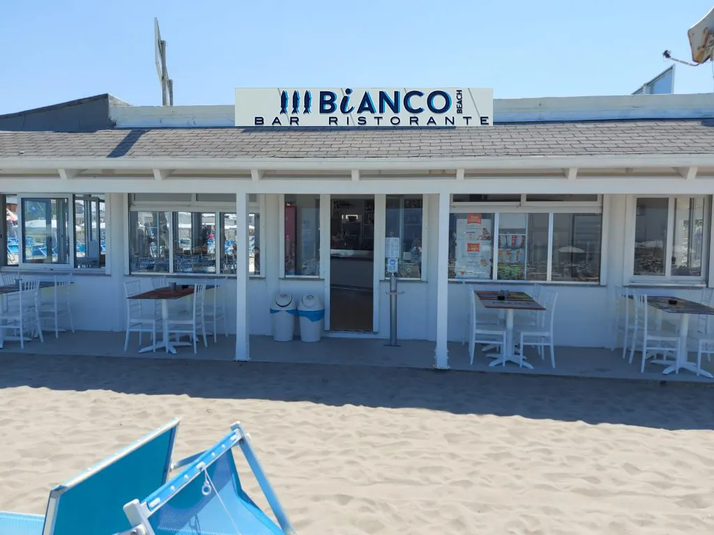 Bianco Beach Misano restaurant in Misano Adriatico