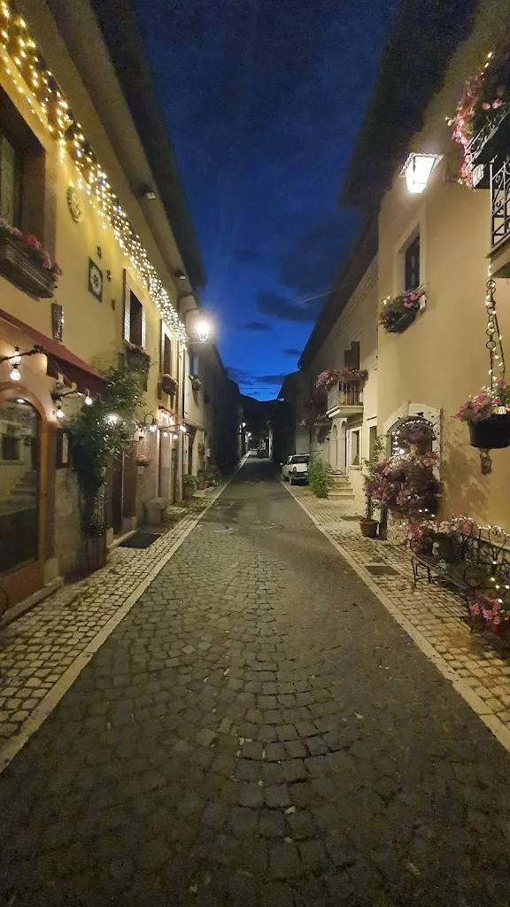 UMBERTO INART_Albergo Andromeda_Pescasseroli_review