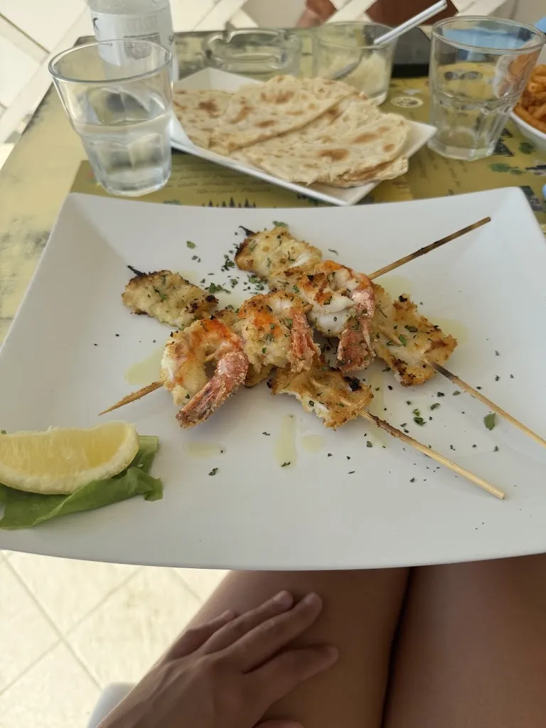 Sarah Brignola_Bar Restaurant Capri_Misano Adriatico_review
