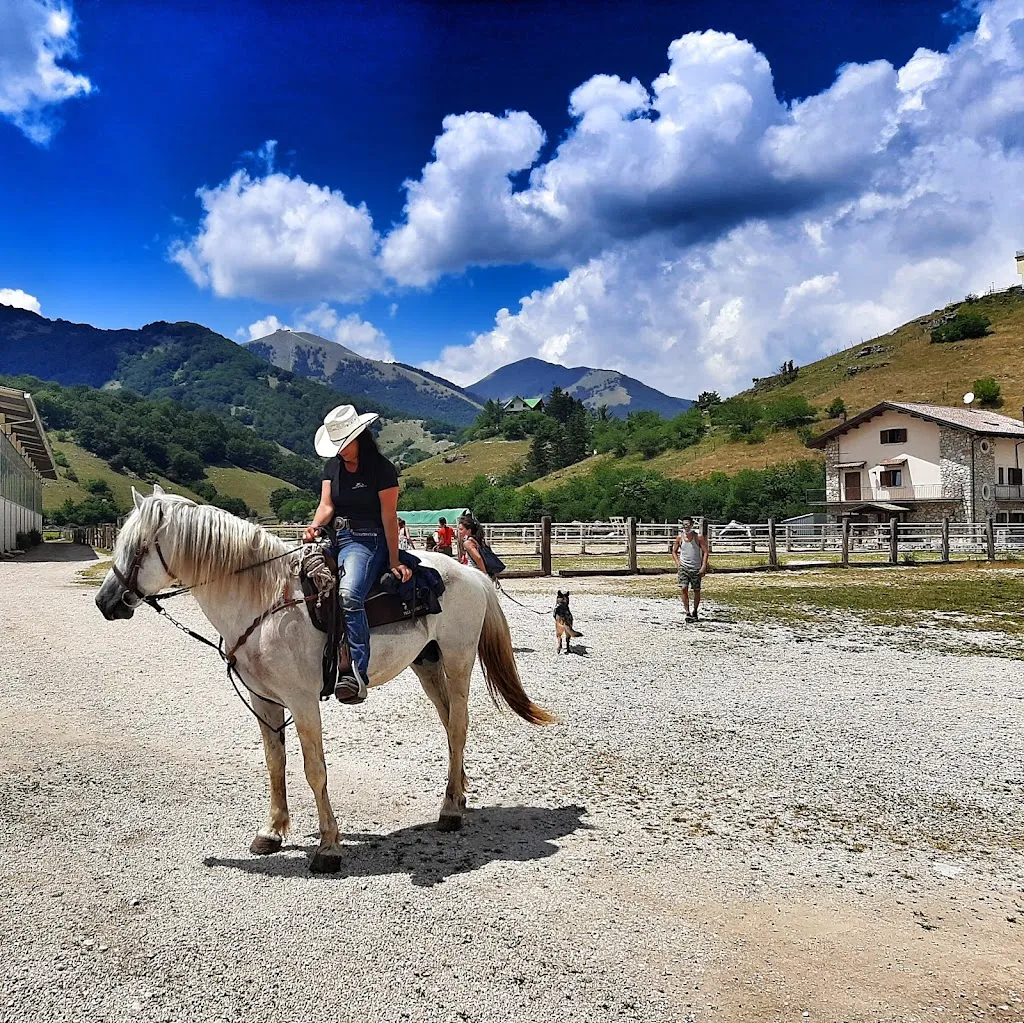 Farm holiday Vallecupa_Pescasseroli_slider_image_1