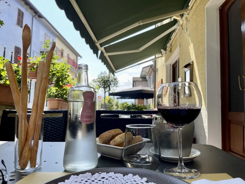 Ristorante Lucenti Di Rosini Fabrizio_Montefiorino_slider_image_2