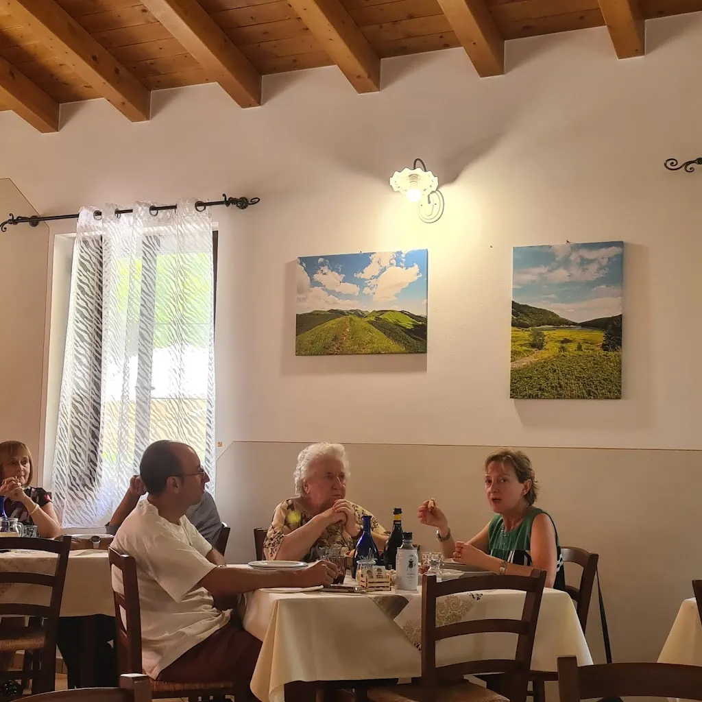 Trattoria Il Viandante_Montefiorino_slider_image_3