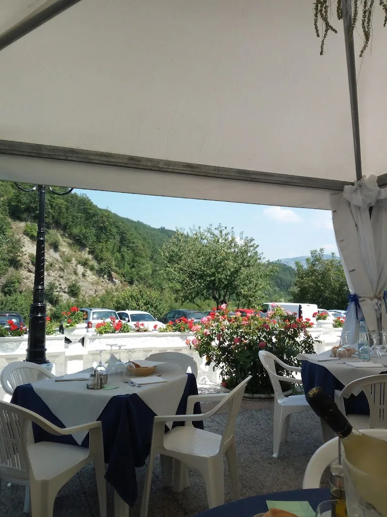 Ristorante Martelli_Montefiorino_slider_image_1