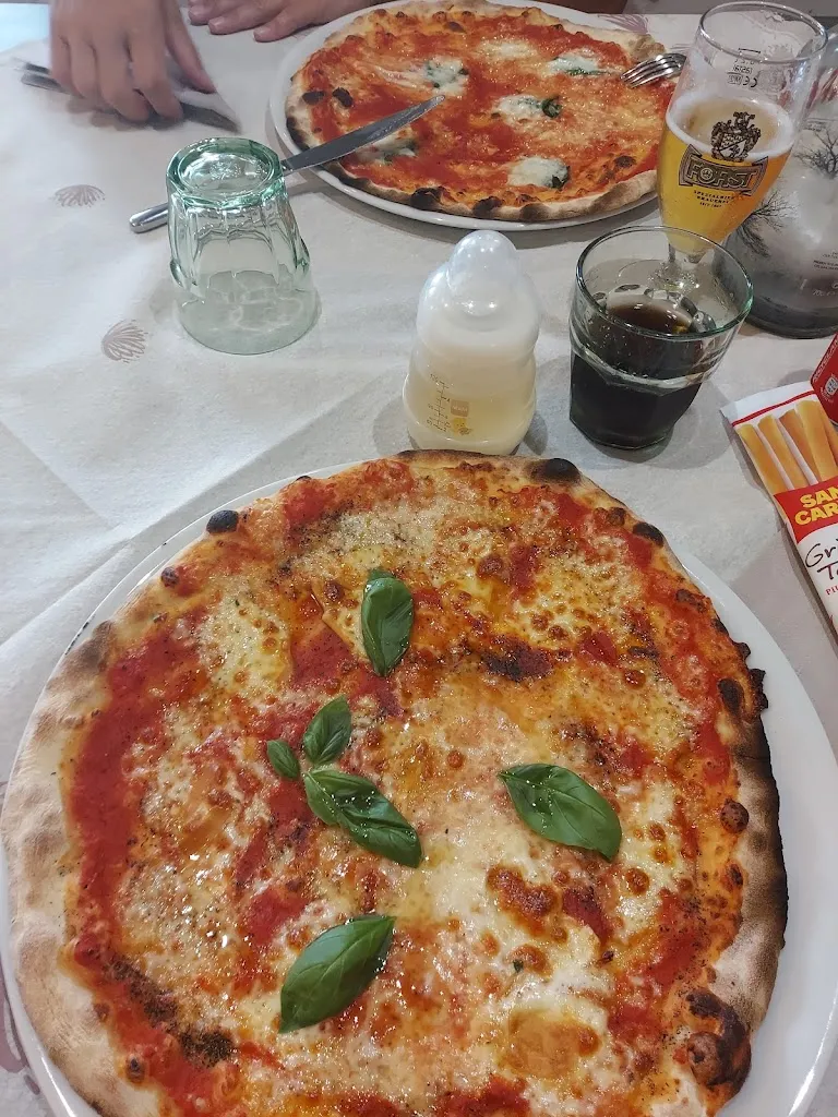 azzurra zaninoni_Bar Baroni Di Tazzioli Chiara_Montefiorino_review