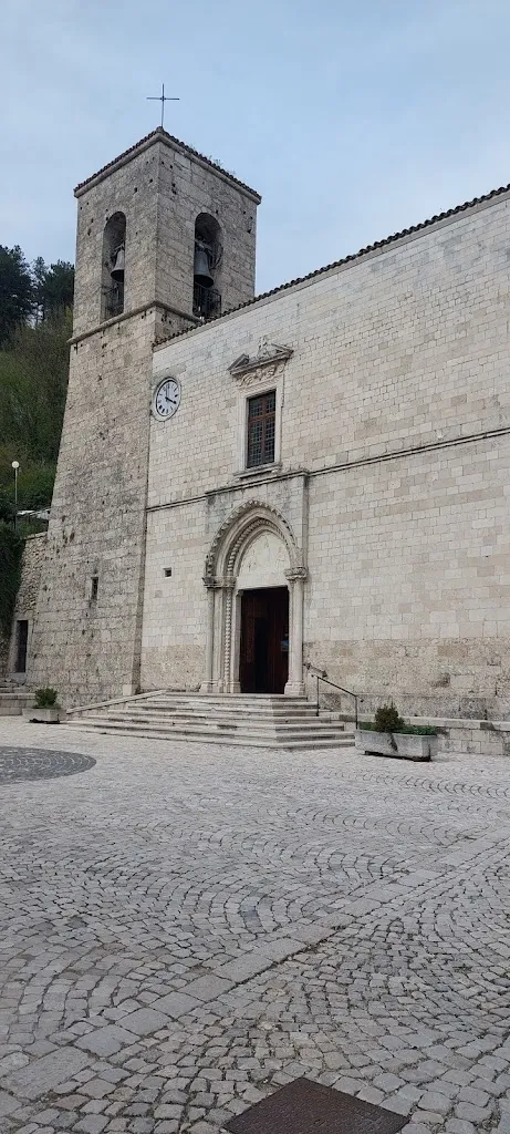 F. light_Centro storico di Pescasseroli_Pescasseroli_recensione