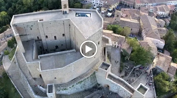 Rock of Montefiore Conca_Montefiore Conca_slider_image_2