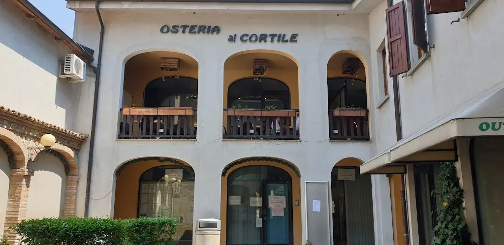 Osteria Al Cortile restaurant in Montecchio Emilia