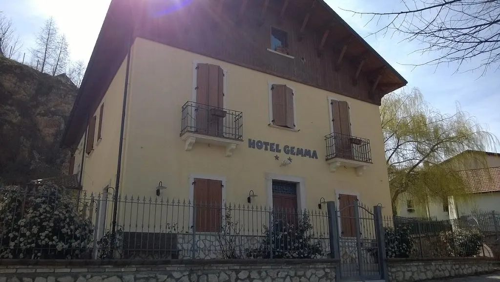 Ristorante La Taverna_Bisegna_slider_image_3