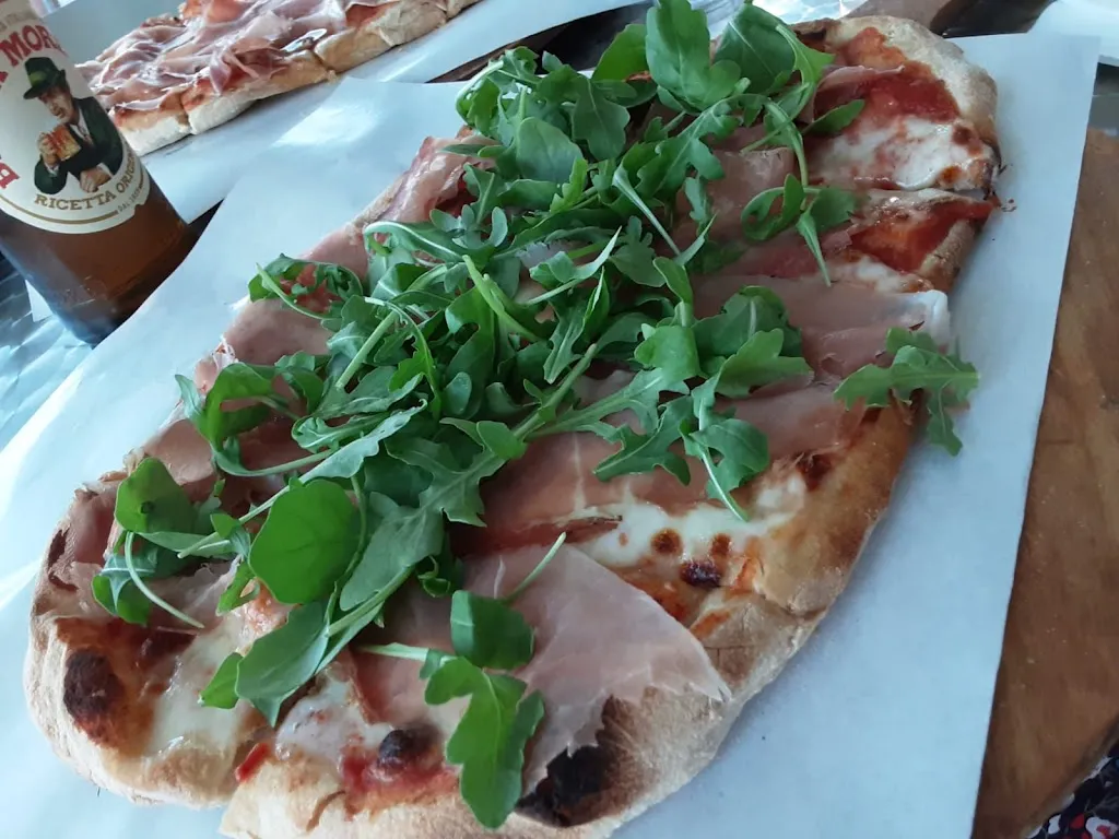 Pizzeria Val D'Enza restaurant in Montecchio Emilia