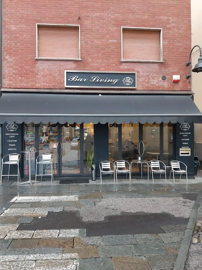 Bar Living restaurant in Montecchio Emilia