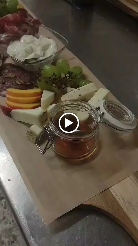 La Cantinaccia - Magna e sta zet | Bar e piccola cucina_Montescudo_slider_image_2