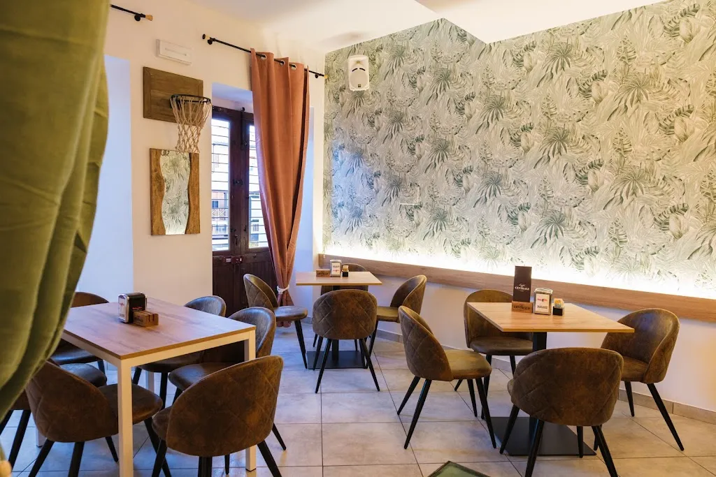 Caffe Centrale Montiano restaurant in Montiano