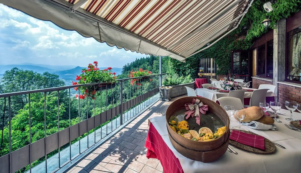 Hotel Miramonti Montese restaurant in Montese