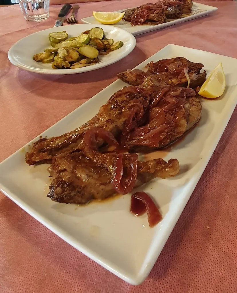 Neil Davis_Albergo Ristorante Pie De Monti_Morfasso_review