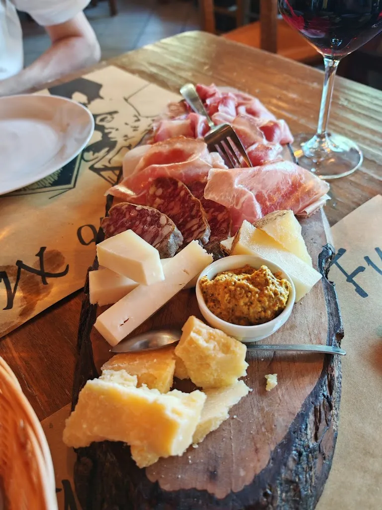 Rifugio Monte Fuso_Neviano degli Arduini_slider_image_3