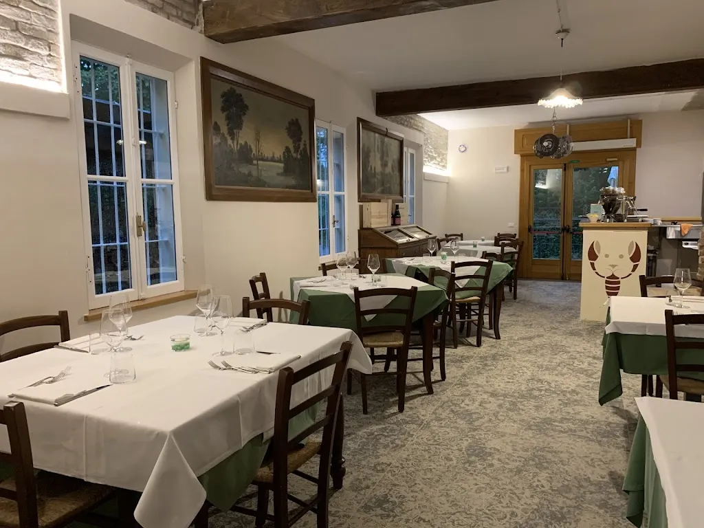 Trattoria Gatto Gambarone restaurant in Noceto