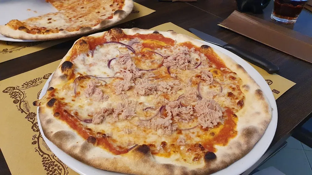 La Casa Della Pizza_Novafeltria_slider_image_3