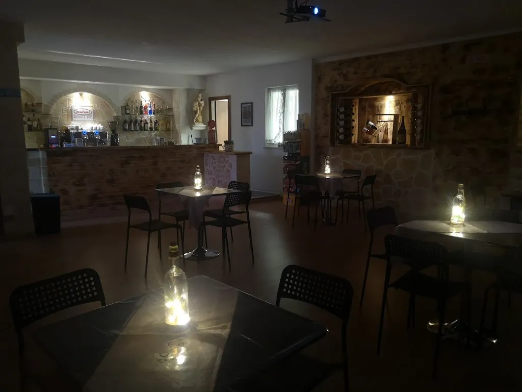 Trattoria El gringo bar restaurant in Poggio Picenze