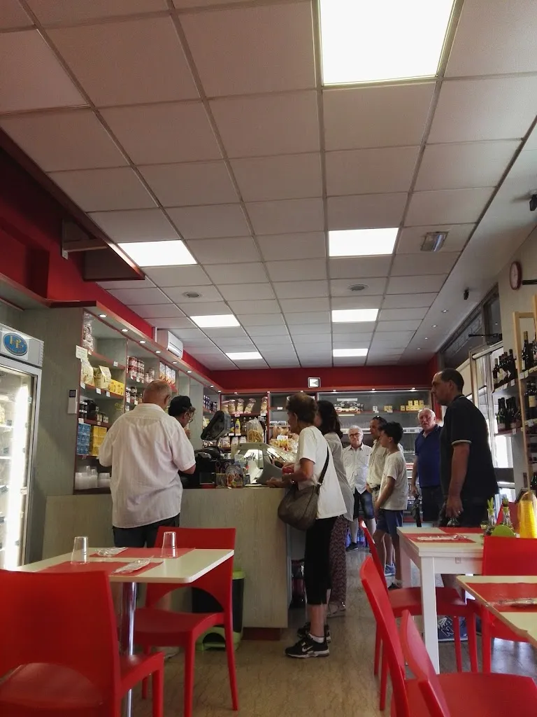 Gustalo di Scanavini Nico e C. S.n.c. restaurant in Novi di Modena