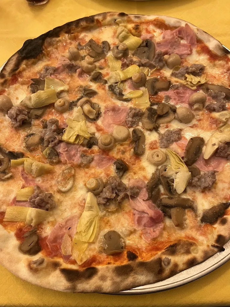 Pizzeria Quadrifoglio Di Roversi G. Sas ristorante a Novi di Modena