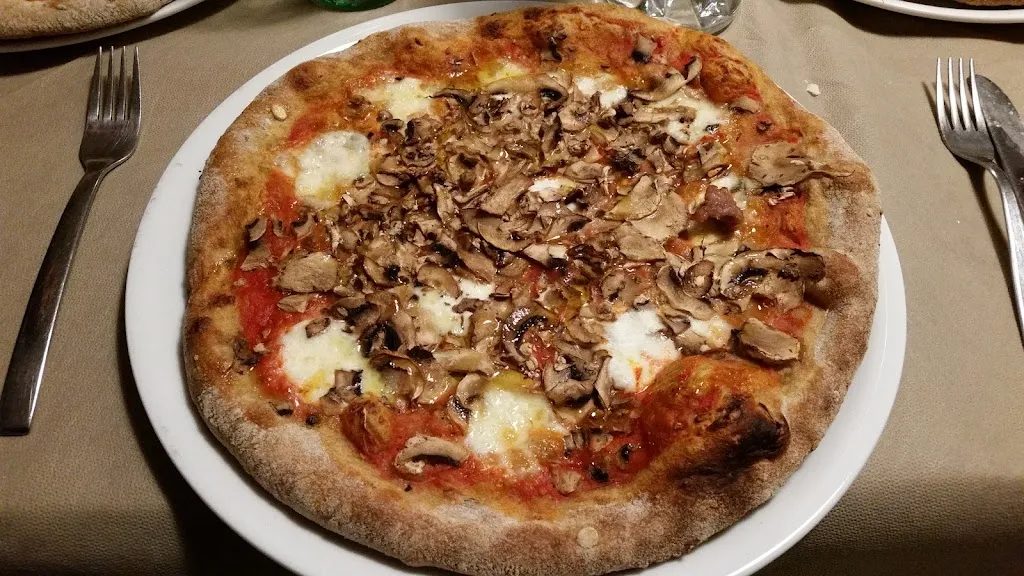 Ale_Al Faraone Pizzeria Country House B&B_Poggio Picenze_review