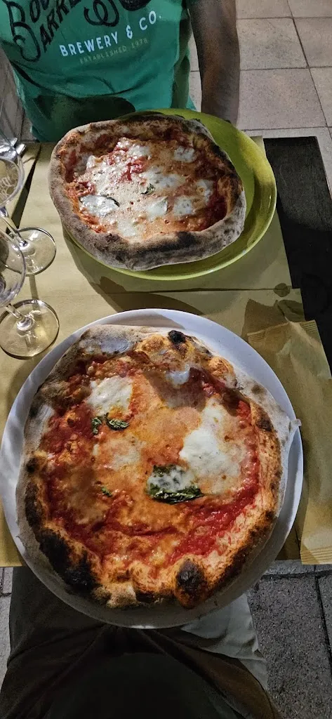 Gian cat_Al Faraone Pizzeria Country House B&B_Poggio Picenze_review