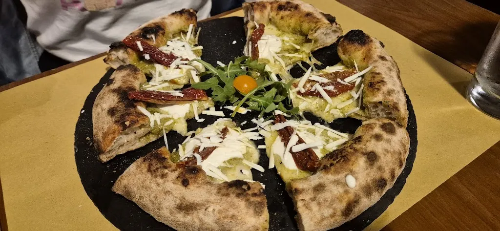 Al Faraone Pizzeria Country House B&B_Poggio Picenze_slider_image_3