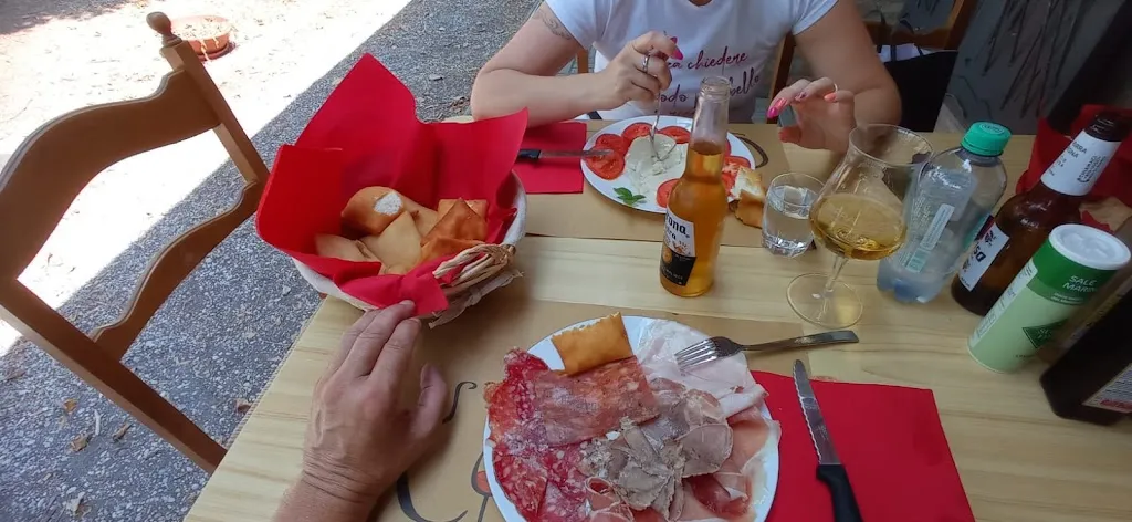 ELENA DEBIAGI_Le Vallette in Sacripante_Ostellato_reseña