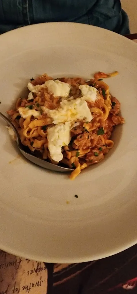 Dickon Kleinsasser_ELLI RISTORANTE LOUNGE BAR_Ozzano Taro_review