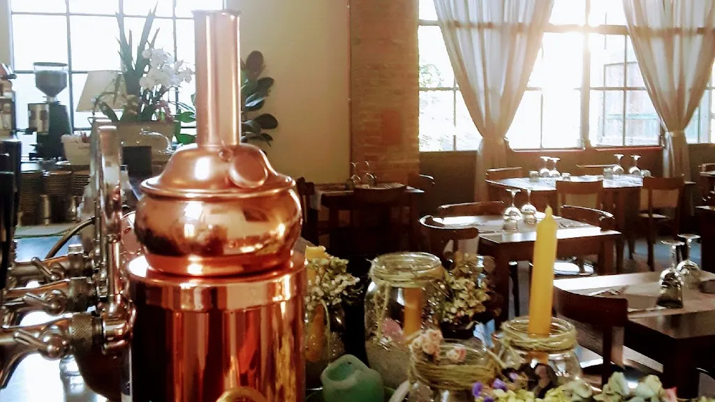 ELLI RISTORANTE LOUNGE BAR_Ozzano Taro_slider_image_2