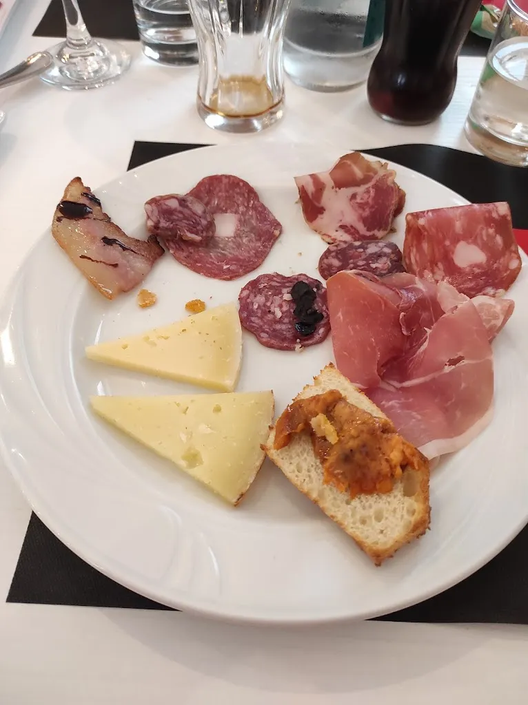 annarita celi_POSTO37_Popoli_review