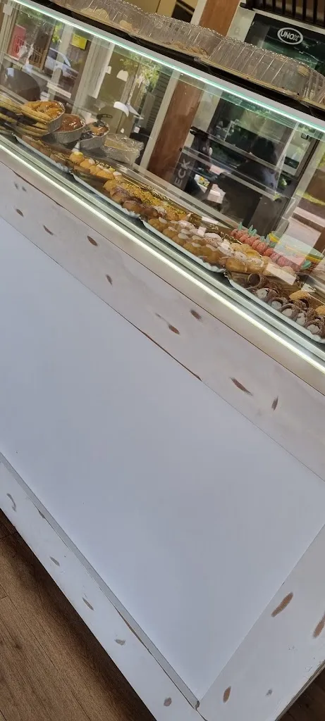 Elisa Ardu_Fantasie Di Pane_Padulle_review